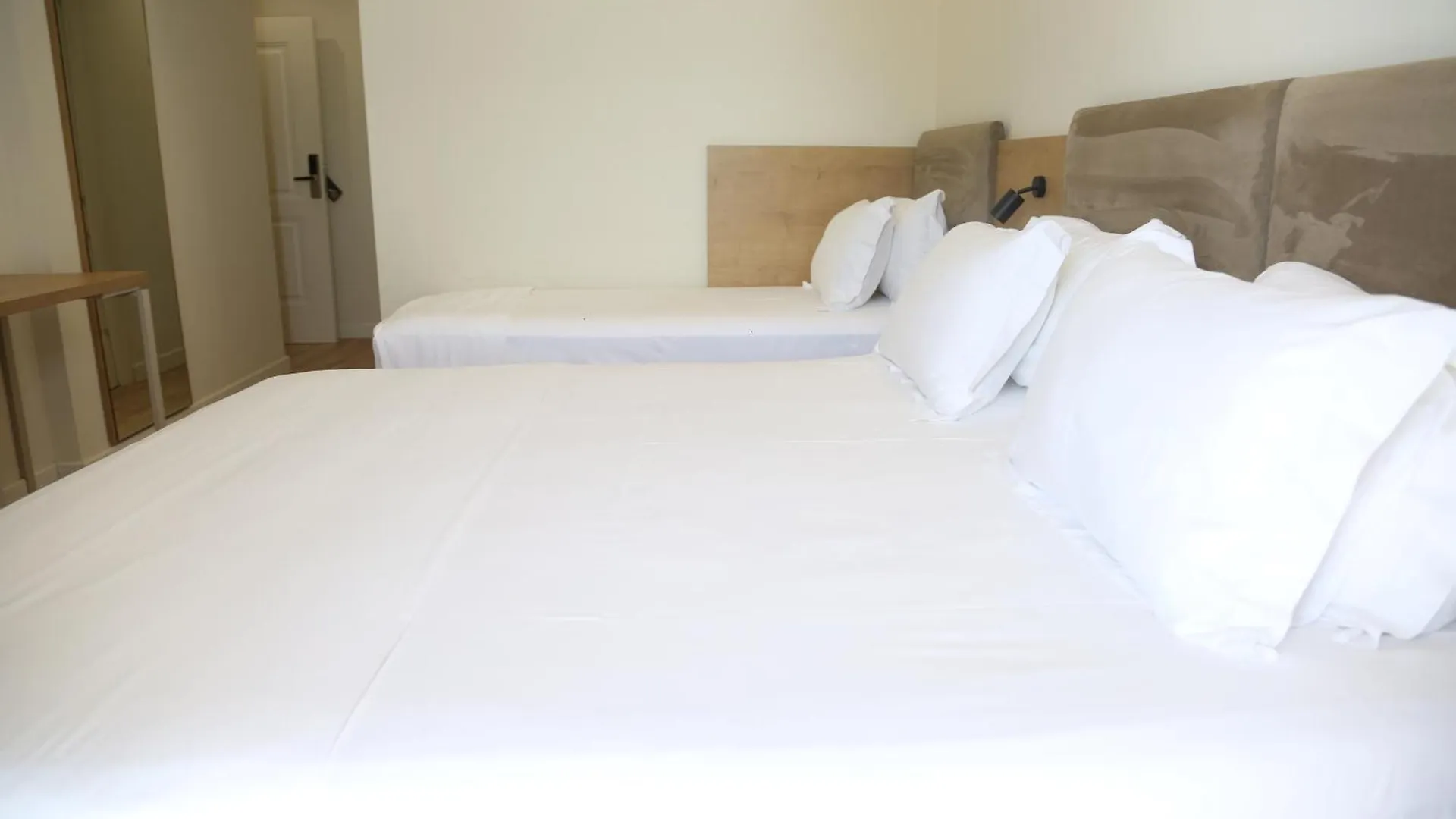 B&B Champagne, Vlore Bay Radhime Bed & Breakfast