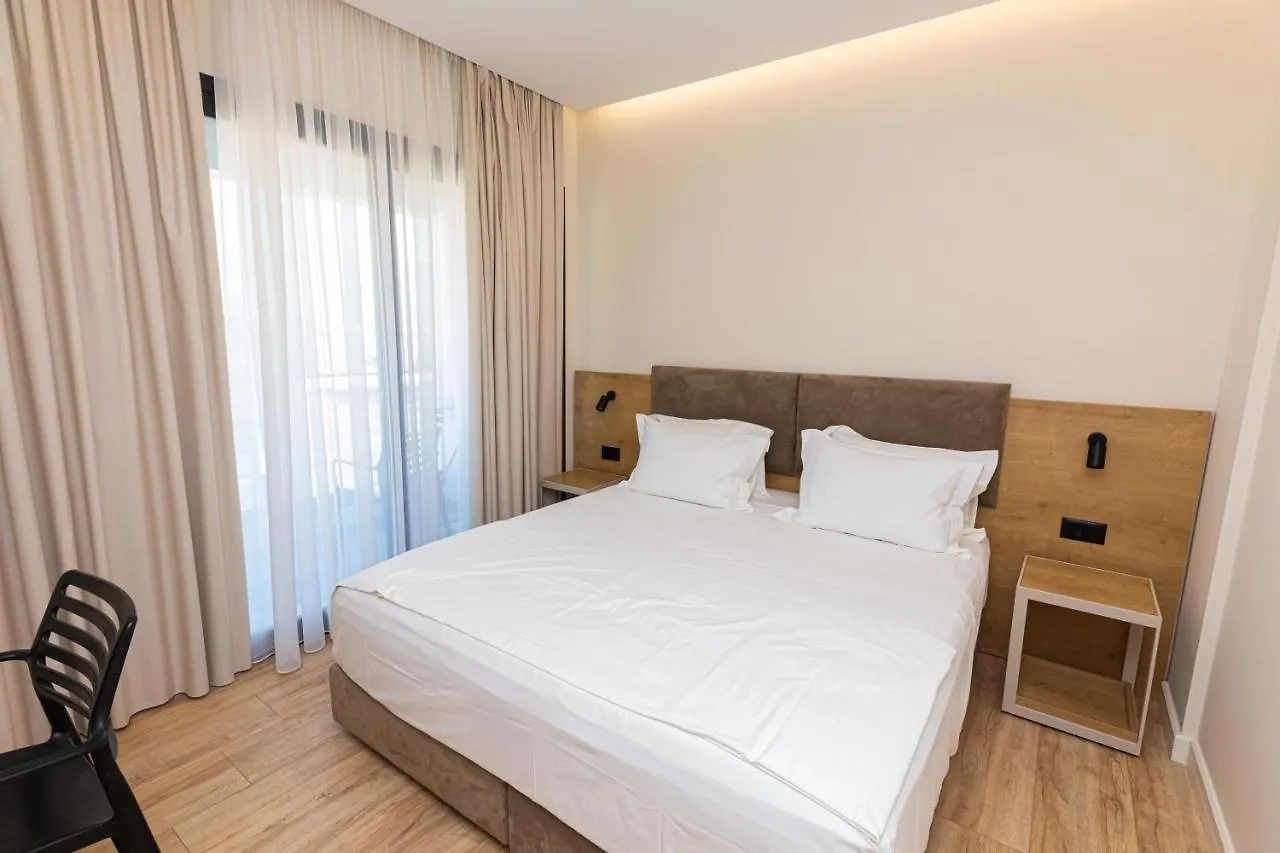 B&B Champagne, Vlore Bay Radhimë