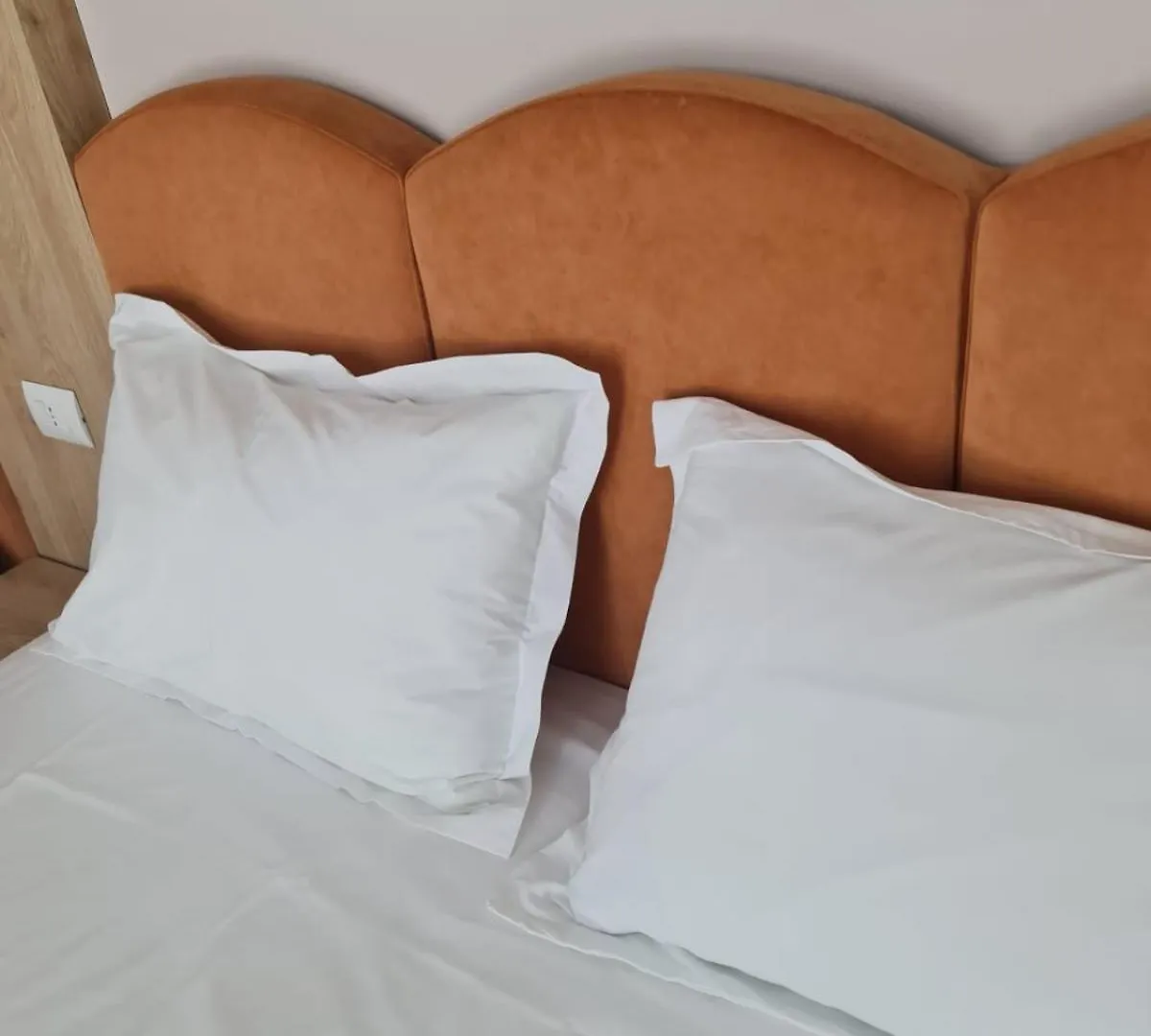B&B Champagne, Vlore Bay Radhimë Bed & Breakfast